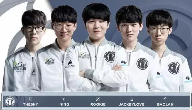 轻球员的冷 轻球员的冷